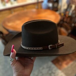 Western hat with rhinestone band. Size M unisex
